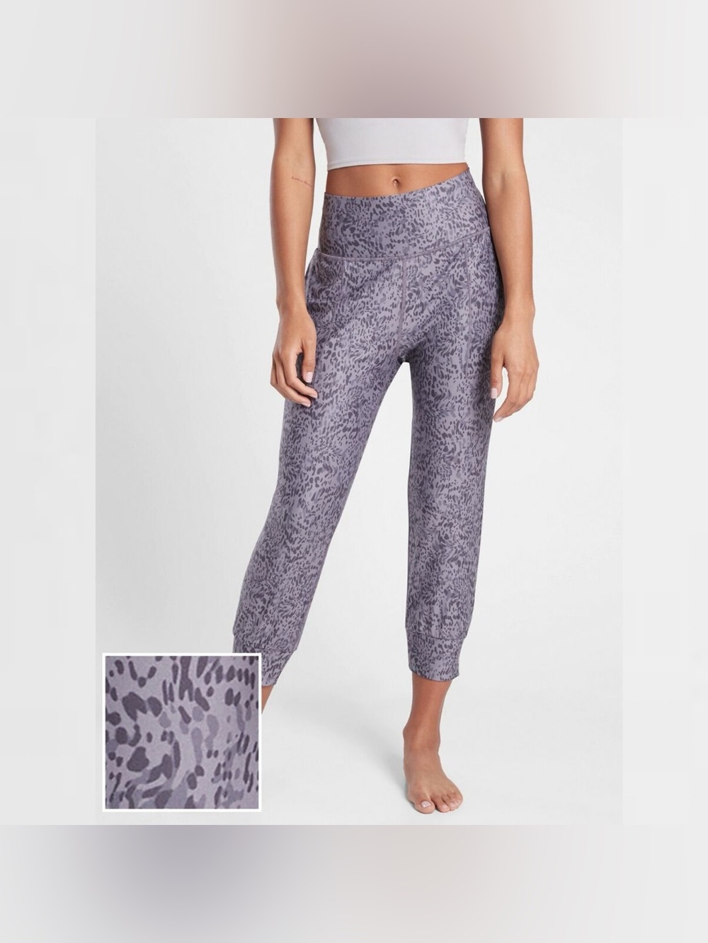 New NWOT Women’s Athleta Salutation Printed Crop Joggers in Tempest Violet (SP)